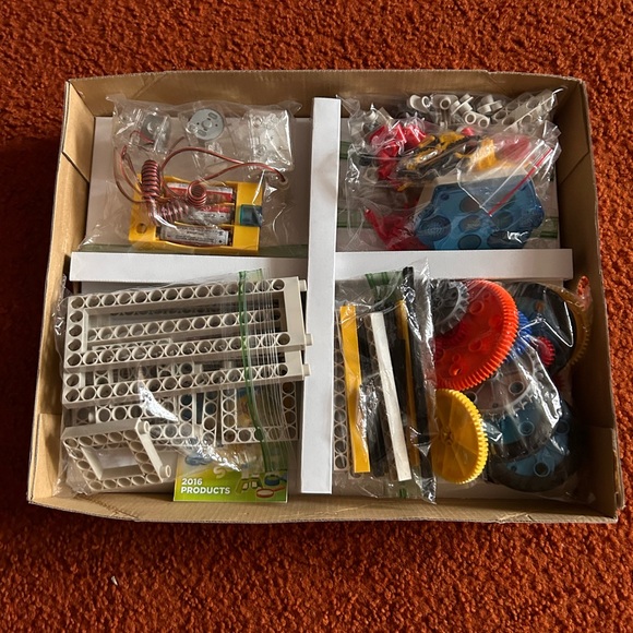 Thames & Kosmos remote control machines - Picture 2 of 5